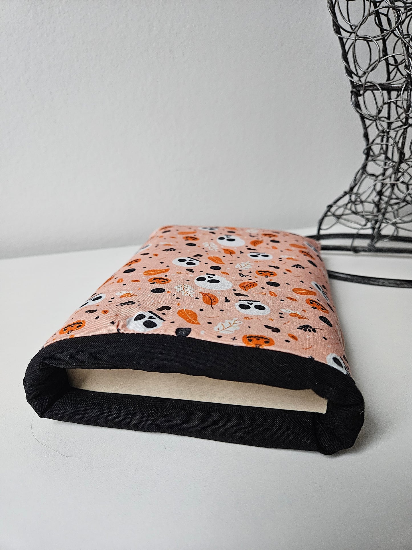🕸️ Housse de Livre – Édition Halloween 🎃